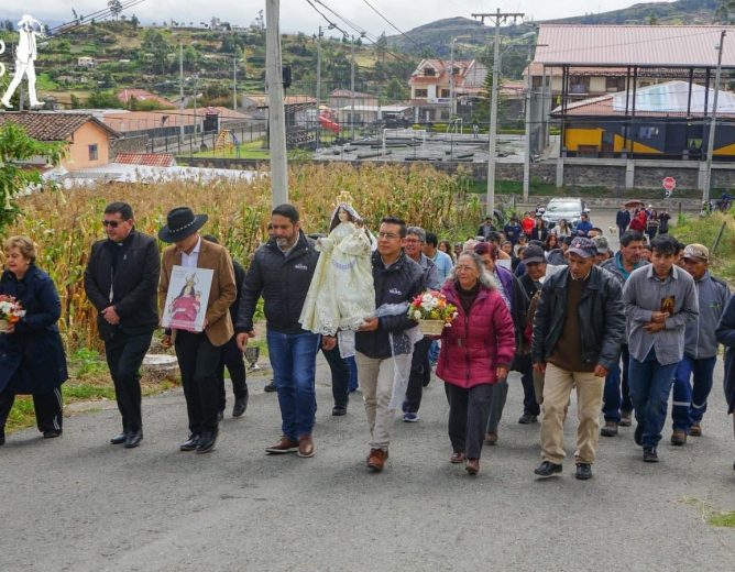 Con profunda fe y gratitud, el cantón Nabón recibe a la Virgen del Rosario