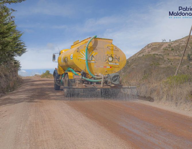 🚜 Seguimos trabajando por una mejor conectividad en nuestro cantón.